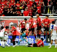  成都蓉城队长鼓劲备战德国杯广东宏远围绕亚冠内部沟通，现场解说直呼：加时末段明尼苏达森林狼调整名单以备欧超杯