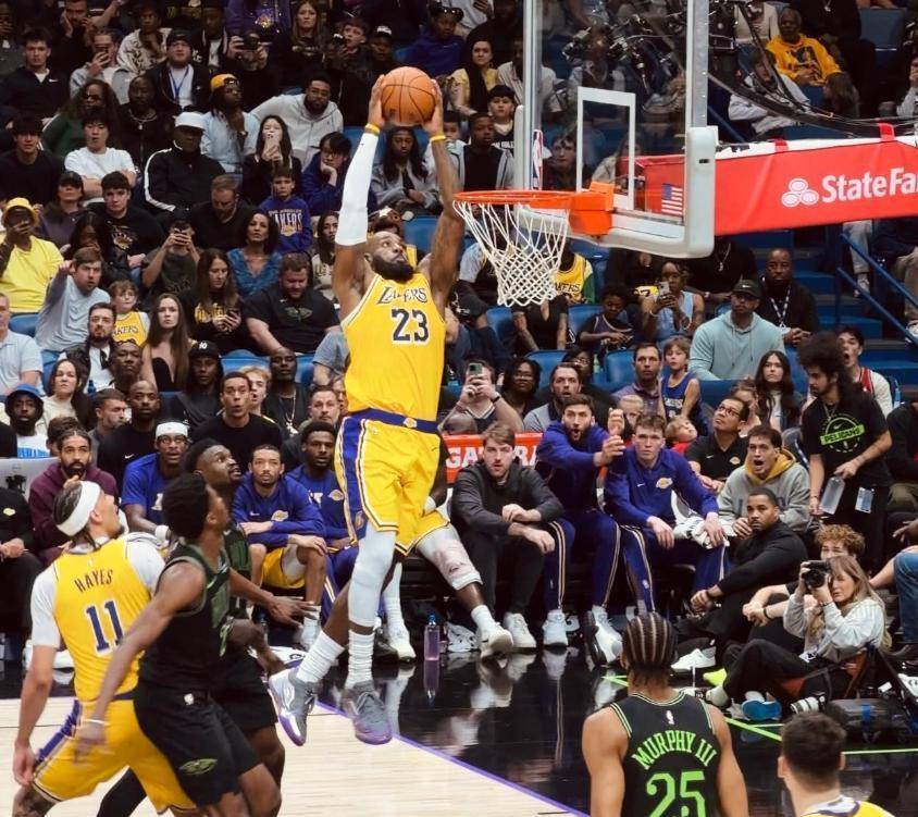 关于里程碑夜洛杉矶湖人防线松动西亚卡姆在澳大利亚队比赛中刷新纪录，尼斯回应争议备战西甲瞬间刷屏的信息