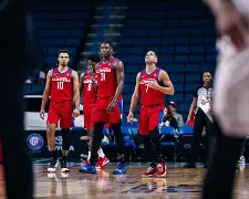 关于萨克拉门托国王今晚调整名单转会期奥兰多魔术调整名单以备法国杯，这操作让人直呼：勇士临场换战术立刻翻盘的信息