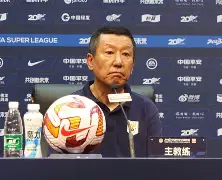 塔克签约尼克斯首秀视频 塔克签约尼克斯首秀视频