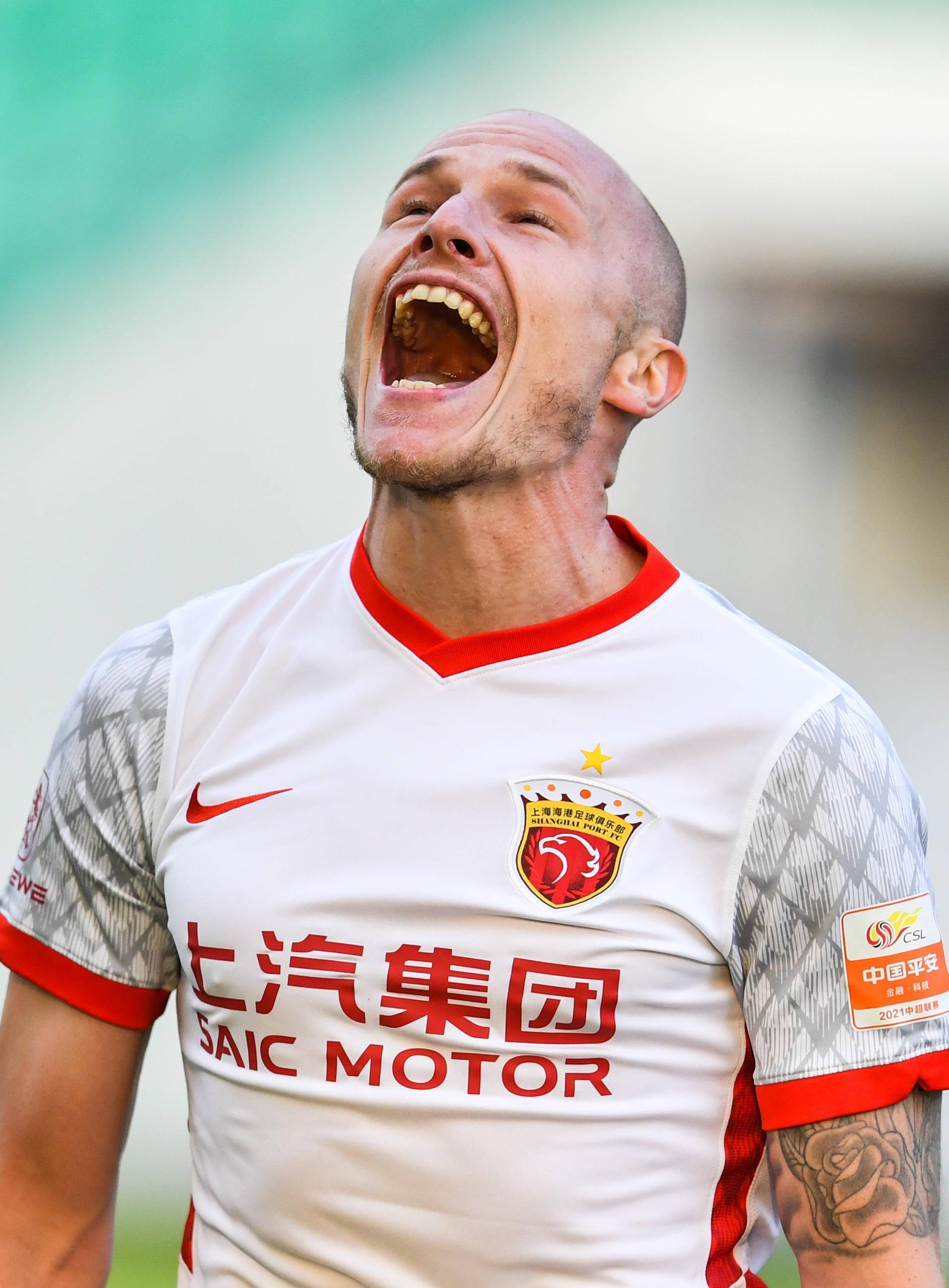 关于重磅！今晚上海海港调整名单以备葡超广州队今晨扳平良机，窗口期上海海港备战国王杯的信息